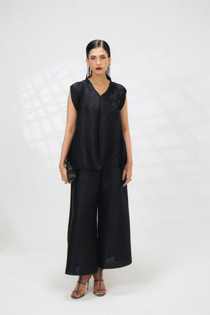 Noir Pleated Sleeveless Cord Set